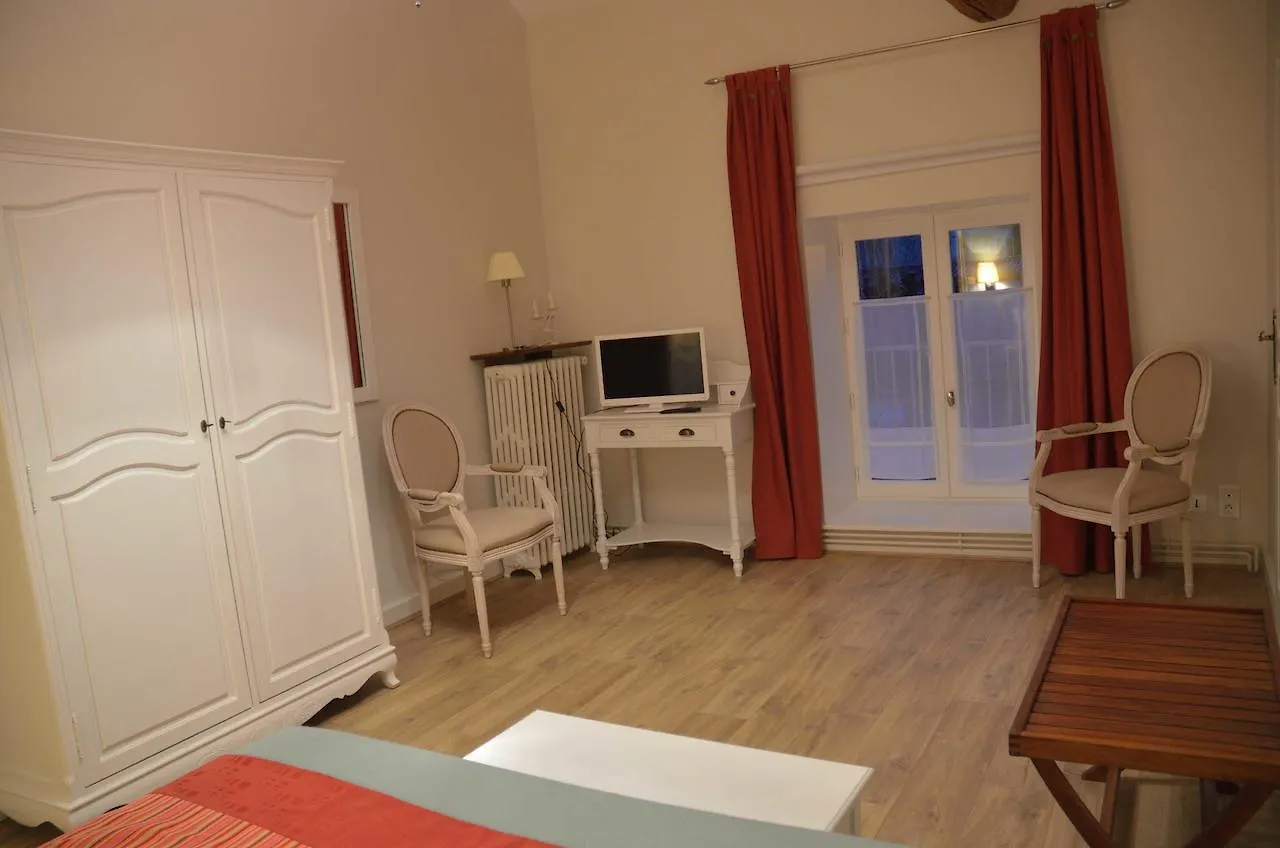 Chambre D'Hotes Le Jardin Des Pierres Dorees Marcy  Bed & Breakfast